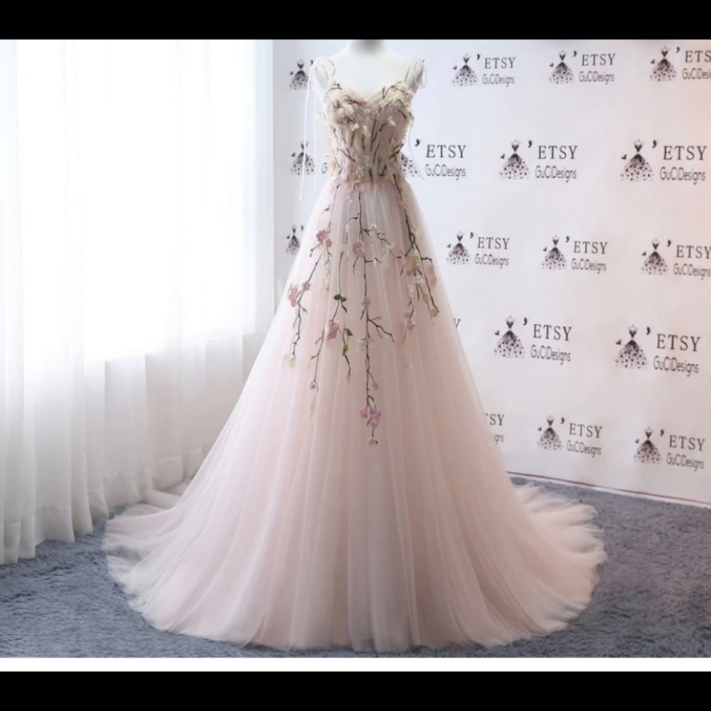 Beautiful dress purchased on Etsy for a wedding renewal. - Picture 1 of 1